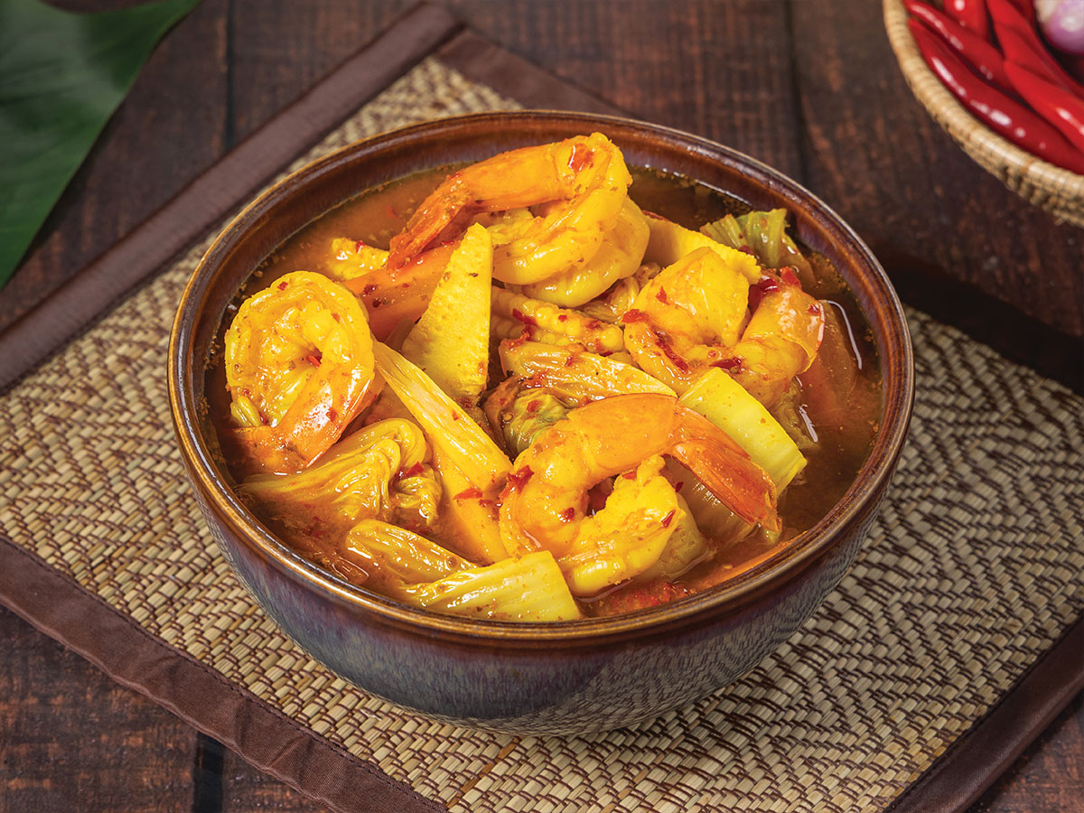แกงส้มผักรวมกุ้งSouthern-style Sour Yellow Curry with Assorted Vegetables and Prawns