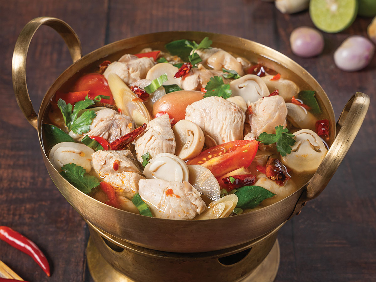 ต้มยำไก่ (น้ำข้น/น้ำใส)Spicy Chicken with Galangal in Coconut Milk Soup or Clear Soup