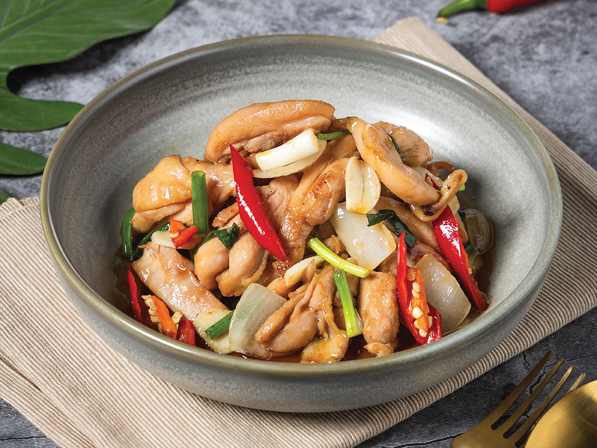 ไก่ผัดน้ำมันหอยStri-fried Chicken with Oyster Sauce