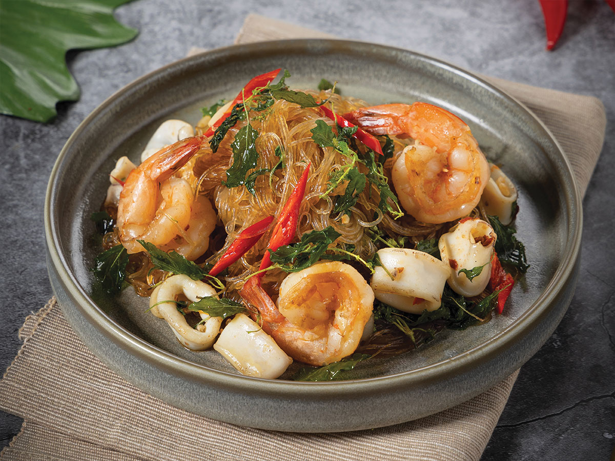 ผัดกะเพราวุ้นเส้นทะเลStri-fried Seafood with Glass Noodles, Assorted Seafood, Chili and Holy Basil
