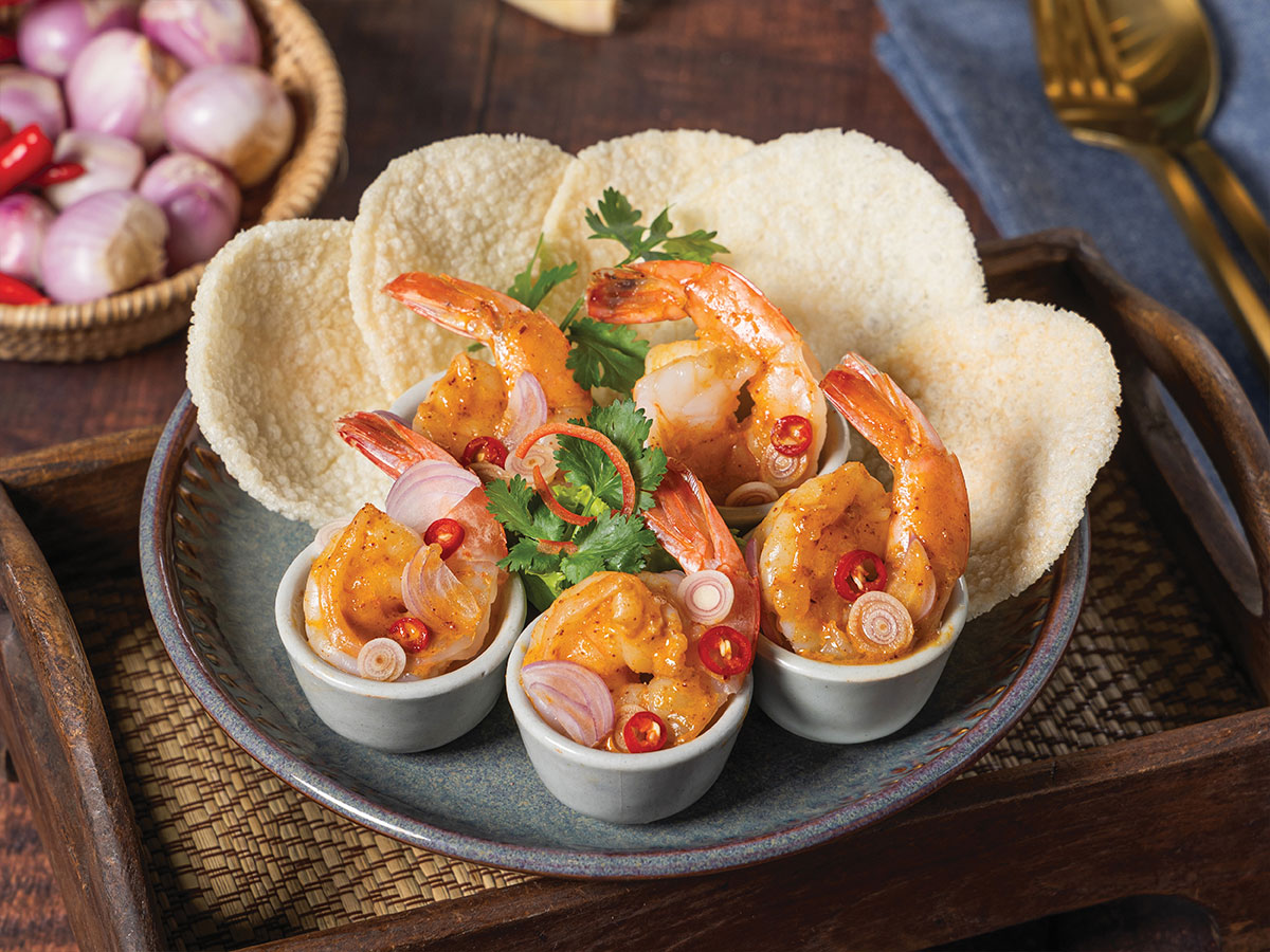 กุ้งตะไลPrawn Salad with Spicy Thai Sauce, served with Rice Crackers